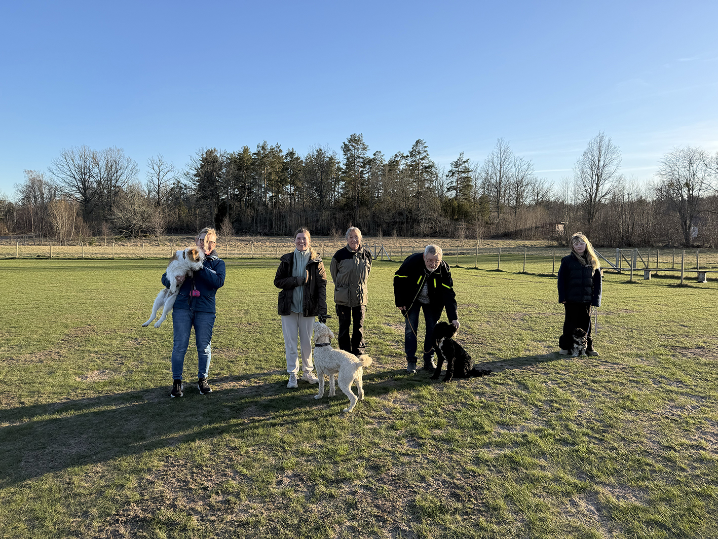Följ med på valpkurs hos Högsby Brukshundklubb